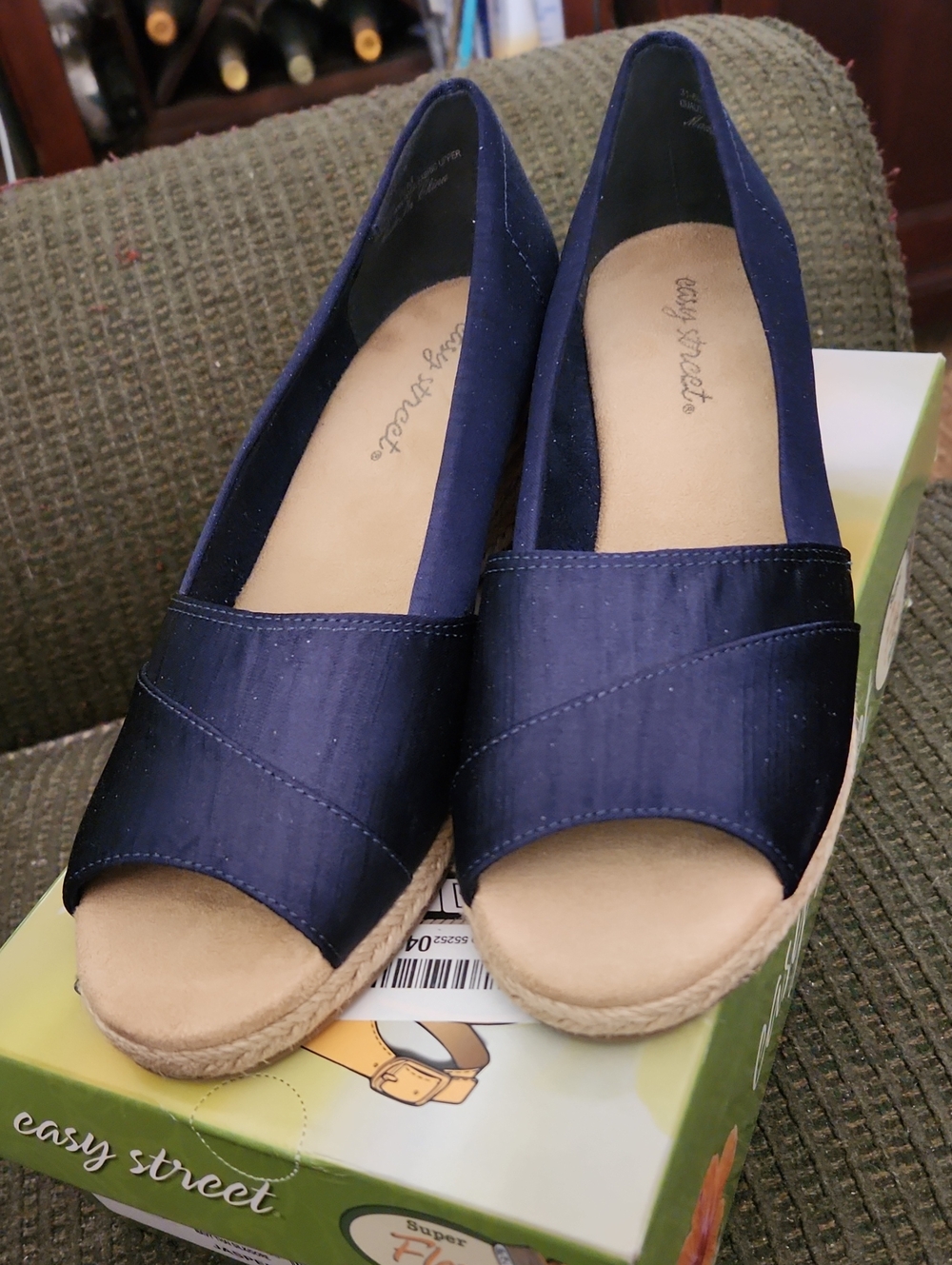 easy street Navy Open-Toe Espadrille Wedges Size 8